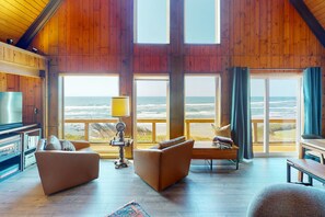 TV, fireplace - Ocean Front A Frame with Spectacular Views! Dog Friendly! Fireplace! (Florence)