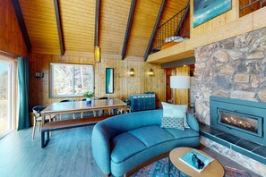 TV, fireplace - Ocean Front A Frame with Spectacular Views! Dog Friendly! Fireplace! (Florence)