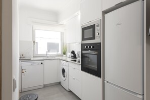 Fridge, microwave, oven, dishwasher