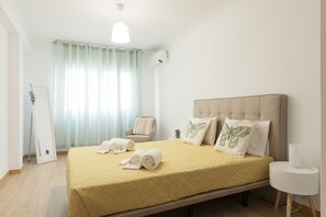2 bedrooms, iron/ironing board, free WiFi, bed sheets - Miral Beachside 2 - by HD Properties (Albufeira)