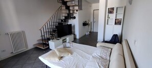 2 Schlafzimmer, Schreibtisch, Bügeleisen/Bügelbrett, kostenloses WLAN