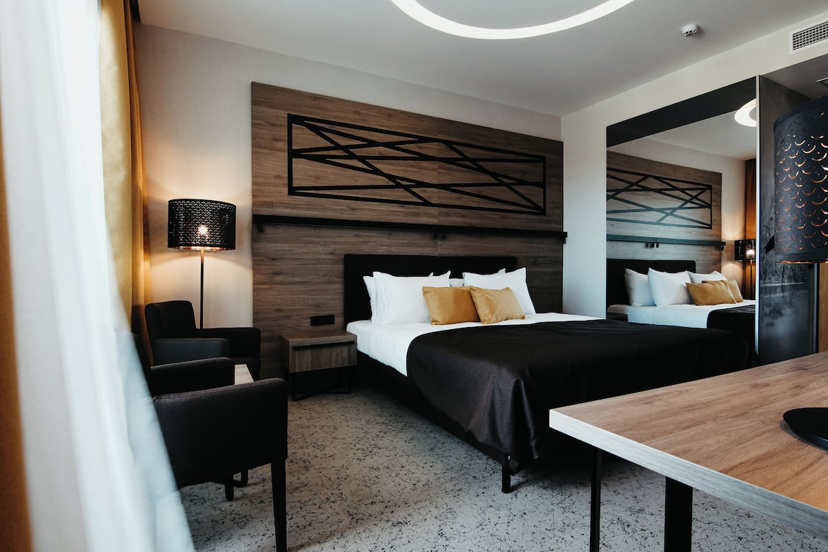 Minibar, Schreibtisch, kostenloses WLAN, Bettwäsche
