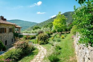Property grounds - Charming apartment (cortona)
