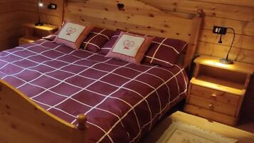 2 Schlafzimmer, Reisekinderbett, kostenloses WLAN, Bettwäsche