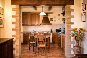 Private kitchen - deluxe apartment 2 (cortona)