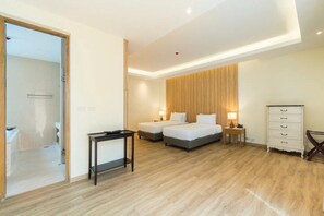 3 bedrooms, in-room safe, iron/ironing board, free WiFi