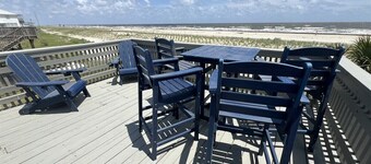 Patriot House - Beachfront - Island Realty