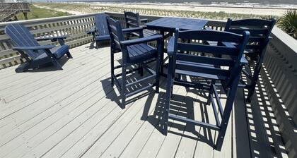 Patriot House - Beachfront - Island Realty