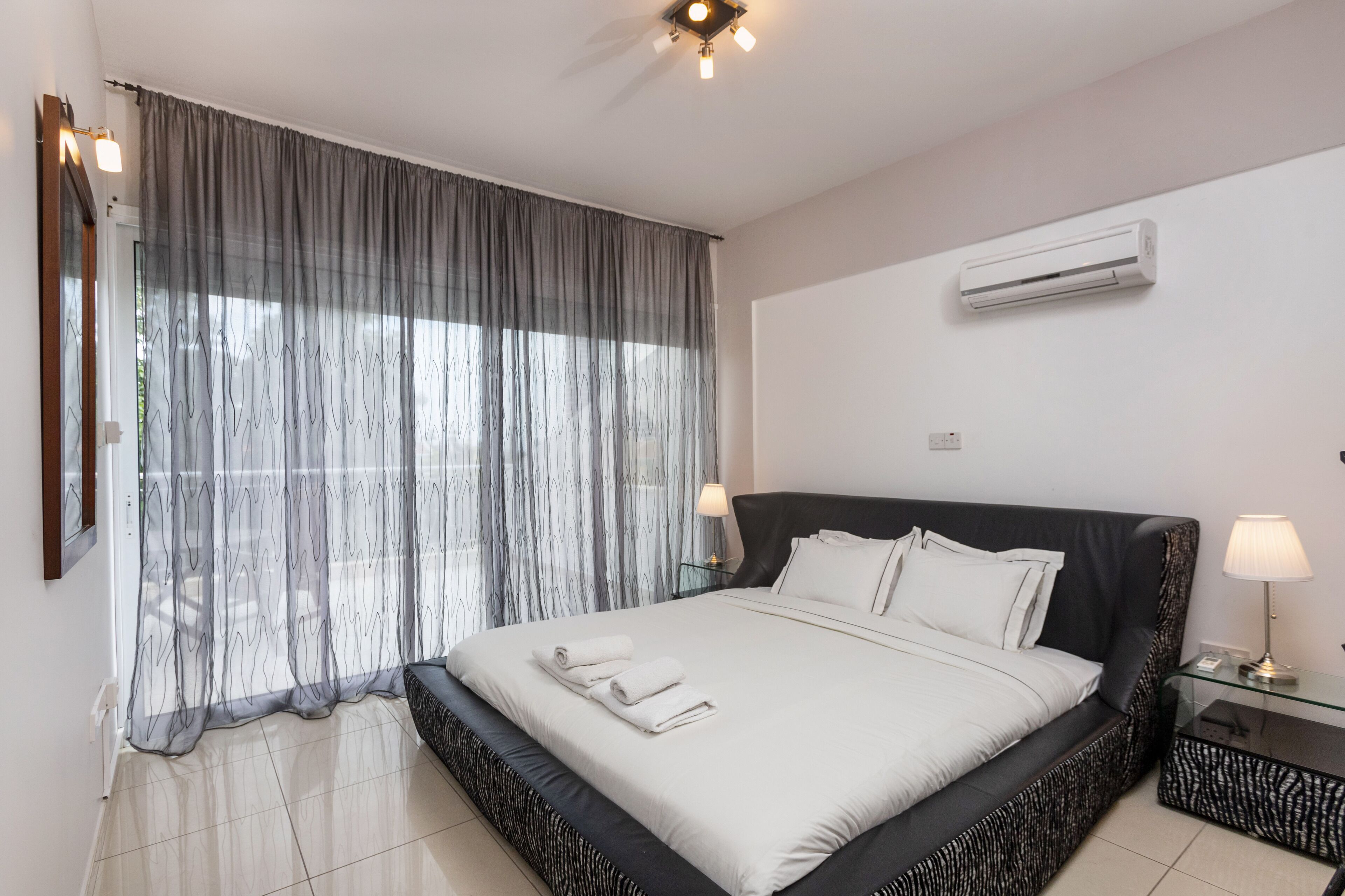 Apartamento Confort | Cortinas opacas, tabla de planchar con plancha, wifi gratis