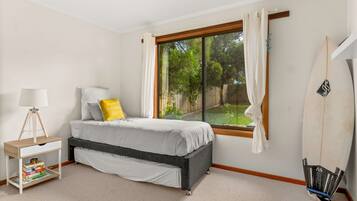 3 bedrooms, iron/ironing board, travel crib, internet