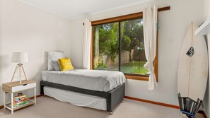 3 bedrooms, iron/ironing board, travel crib, internet