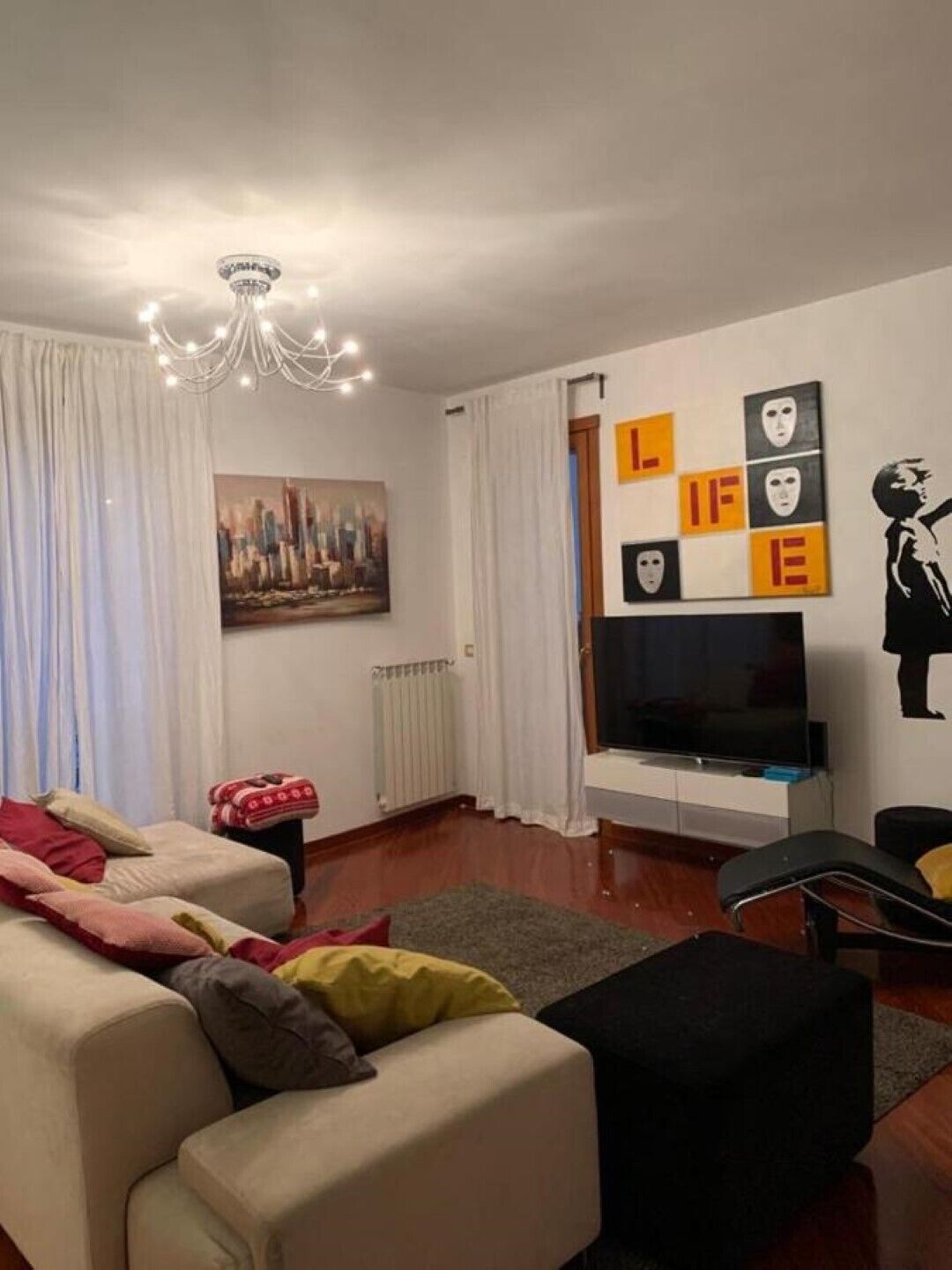 Smart TV, lettore DVD, libri