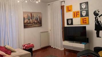 Smart TV, lettore DVD, libri