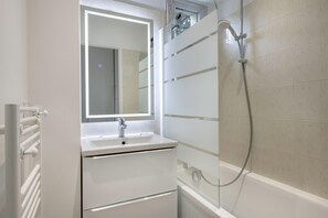 Badewanne, Haartrockner