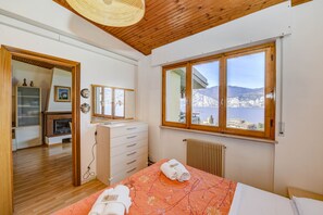 1 bedroom, iron/ironing board