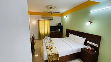 Premium Double Room | In-room safe, desk, blackout curtains, soundproofing