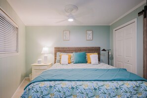 1 bedroom - 352 Seaside Villas - Oceanfront, 1 Bedroom Suite (Hilton Head Island)