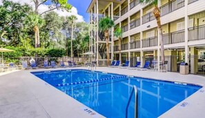 Pool - 352 Seaside Villas - Oceanfront, 1 Bedroom Suite (Hilton Head Island)