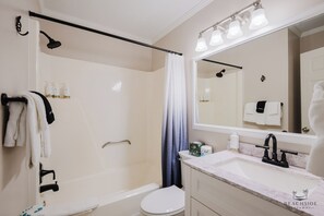 Bathtub - 352 Seaside Villas - Oceanfront, 1 Bedroom Suite (Hilton Head Island)