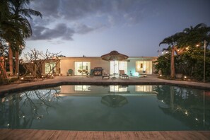 Piscine extérieure, piscine chauffée