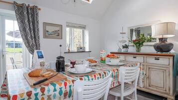 Cottage | Interior