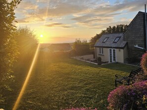 Cottage | Property grounds - Ivy Cottage (Tintagel)