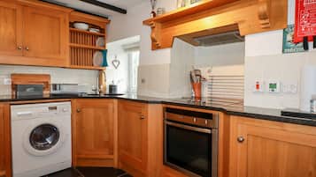 Cookware/dishes/utensils