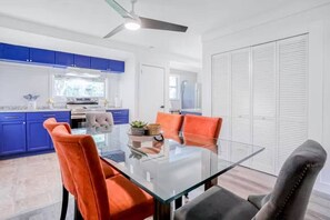 Dining - Walk to USF | 4BR/3BA w/ 2 Master Suites + Yard & BBQ
Location+ 5 min walk to USF 2 Master suit (Temple Terrace)