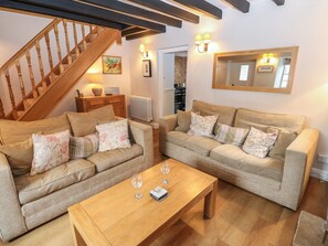 Living area - Buttercup Cottage (Bakewell)