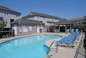 Pool - Catchin' A Dream - 3BR Turtle Cove Unit - Sunset Views, Comm. Pool & Beach (Surf City)