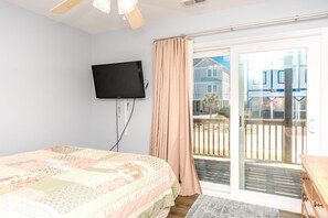 4 bedrooms, iron/ironing board, free WiFi