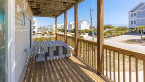 Outdoor dining - No Regrets - 4 BR home in the heart of Surf City!  Dog Friendly! (Surf City)
