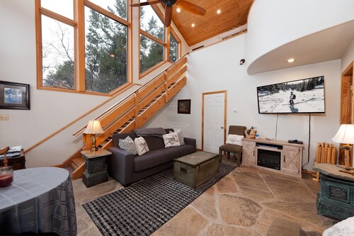 Pet Friendly Rustic Cabin on the Animas River -  6 Min. to Downtown Durango