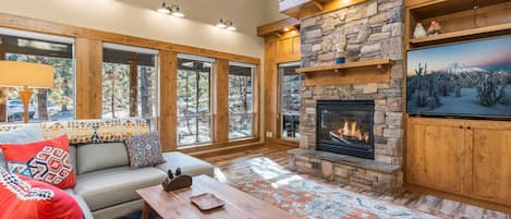 Smart-tv och eldstad