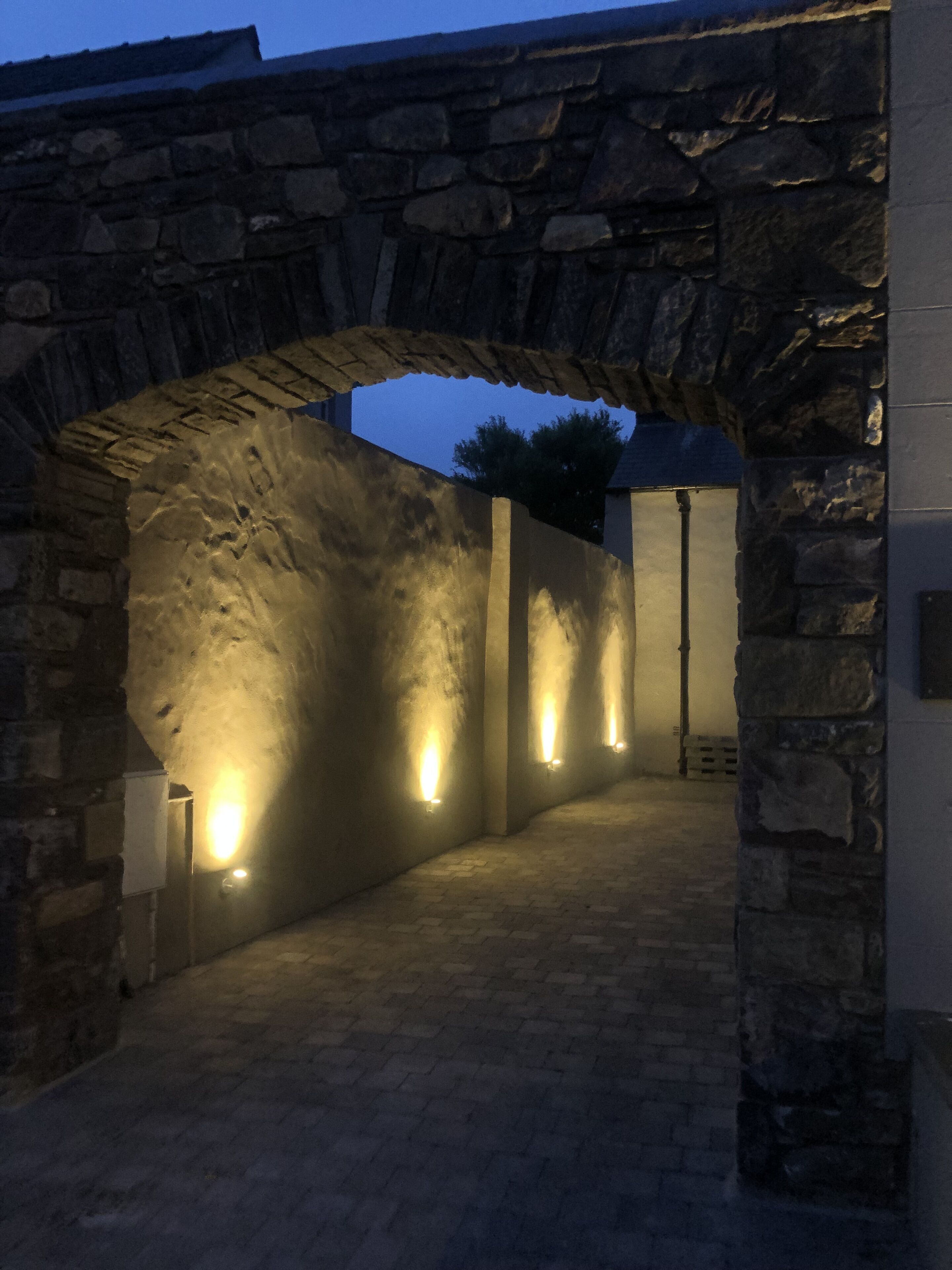 المنطقة المحيطة بالمنشأة