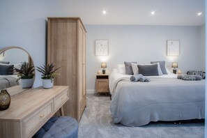 2 bedrooms, premium bedding, bed sheets - The Barn At Kiln Park - 2 Bed Cottage - Narberth (Narberth)