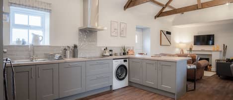 Micro-ondes, four, plaque de cuisson, lave-vaisselle