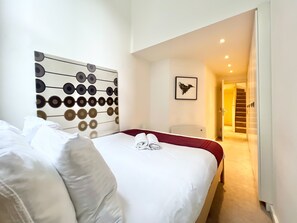 2 Schlafzimmer, Zimmersafe, Schreibtisch, Bügeleisen/Bügelbrett