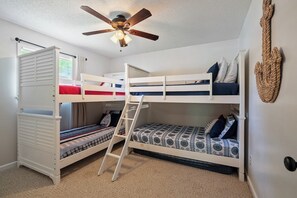 4 bedrooms, travel cot, bed sheets