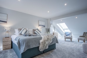 4 bedrooms, premium bedding, iron/ironing board, bed sheets