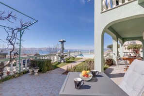 Outdoor dining - Seaview Pool Suite Panorama 5 (Senj)