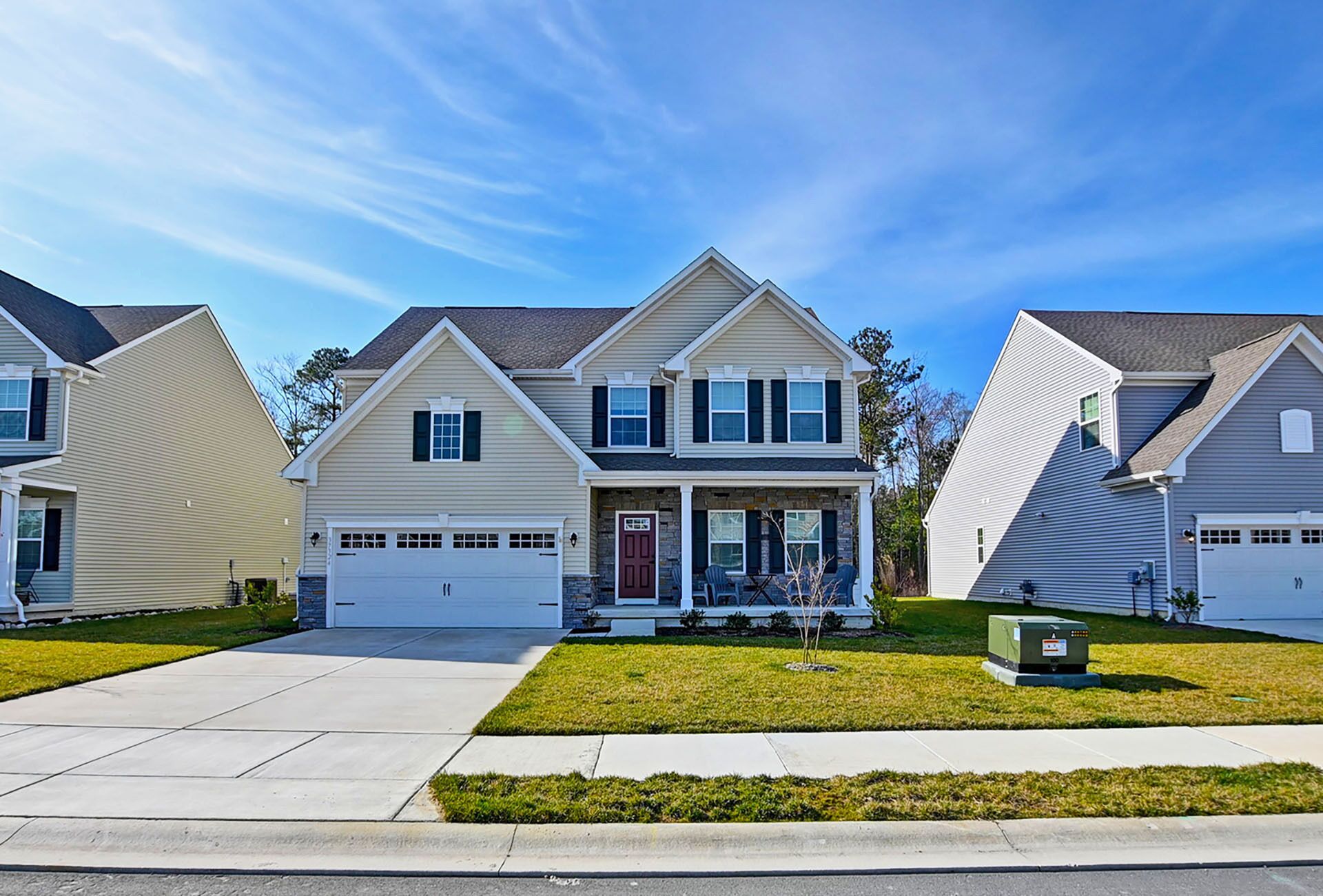 Comfortable 4 Bedroom House! 3 miles to the Beach! WIFI available!