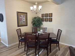Dining - Blossom Bungalow by Mesquite Vacation Rentals in the Heart of Mesquite with 2 Car Garage and $510 in free daily activities (Mesquite)