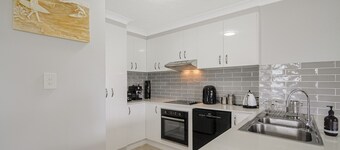 Korina Court 5 - Quiet and Peaceful Kirra - Min. 3 Night Stays!