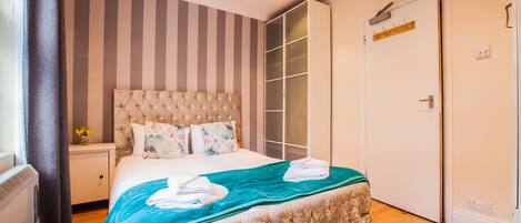 2 chambres, bureau, fer et planche à repasser, Wi-Fi