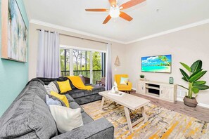 TV, mesa de pingue-pongue