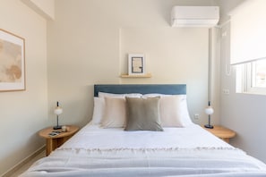 3 habitaciones, escritorio y espacio para trabajar con laptop 
