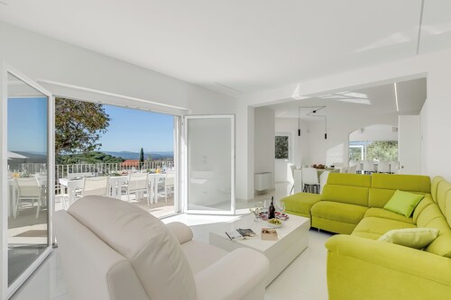 Villa Chimera White With Panoramic Pool