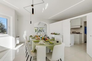 Dining - Villa Chimera White With Panoramic Pool (Arezzo)