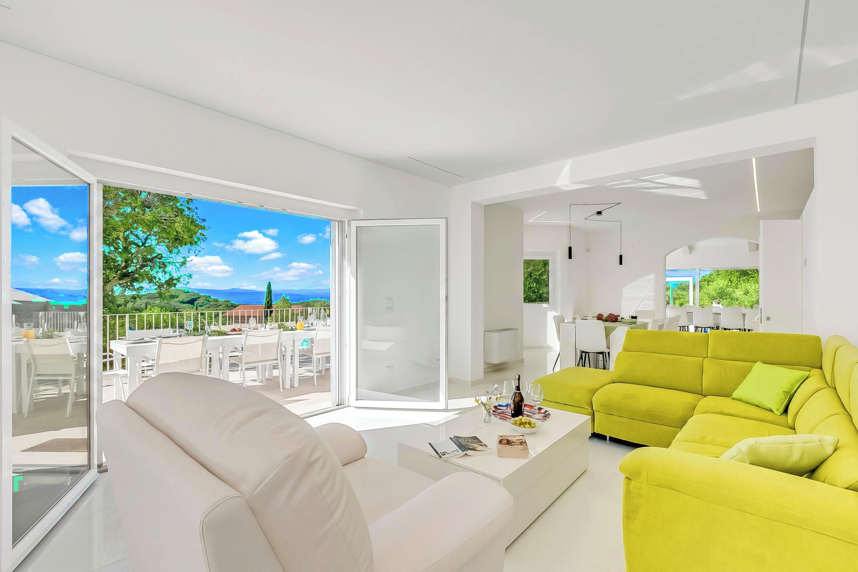 家庭別墅, 6 間臥室, 冰箱和微波爐, 山間 (Villa Chimera White 16 with Pool &) | 起居區 | 智慧型電視